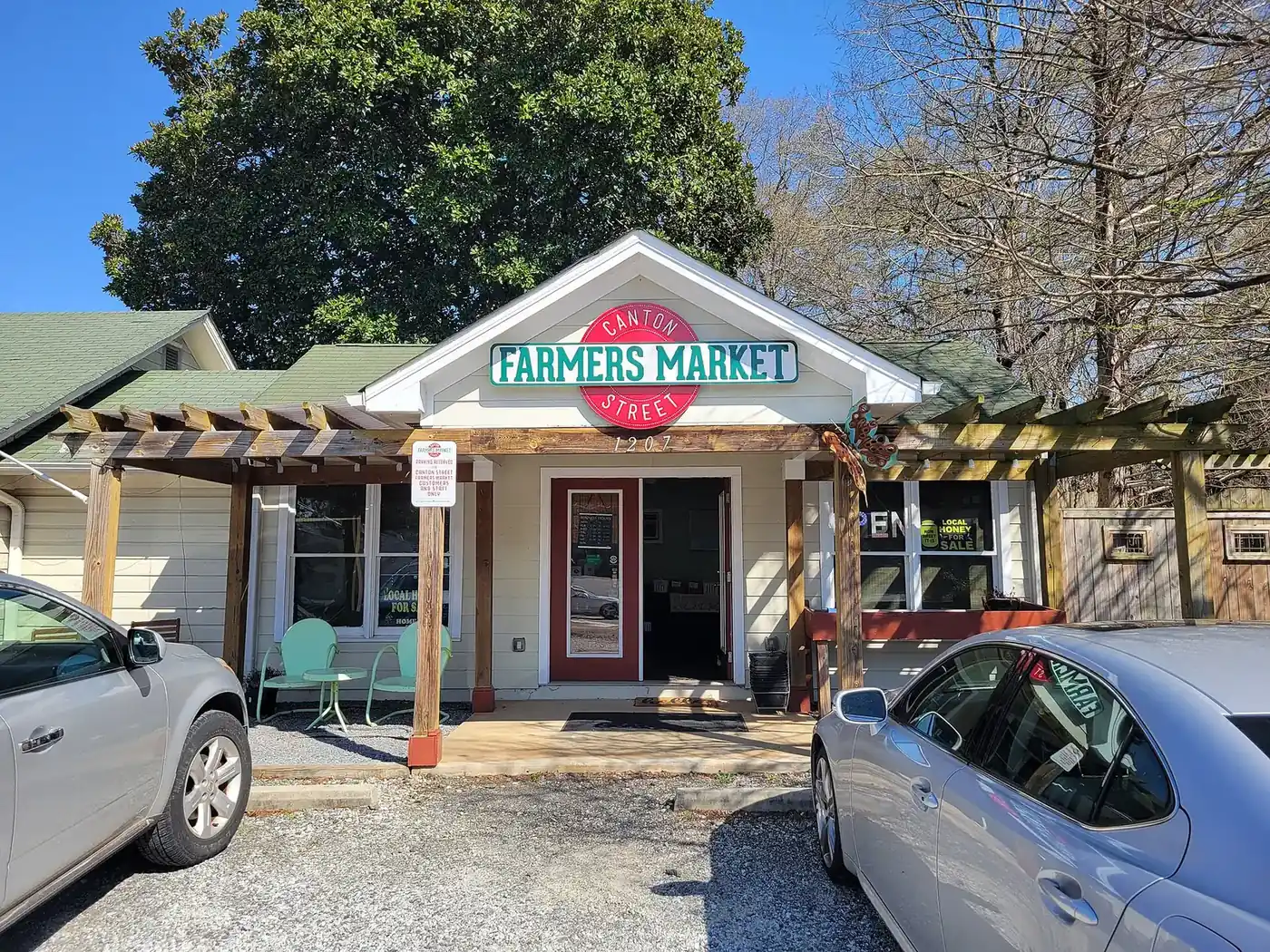 The Canton Street farmers market in downtown Roswell